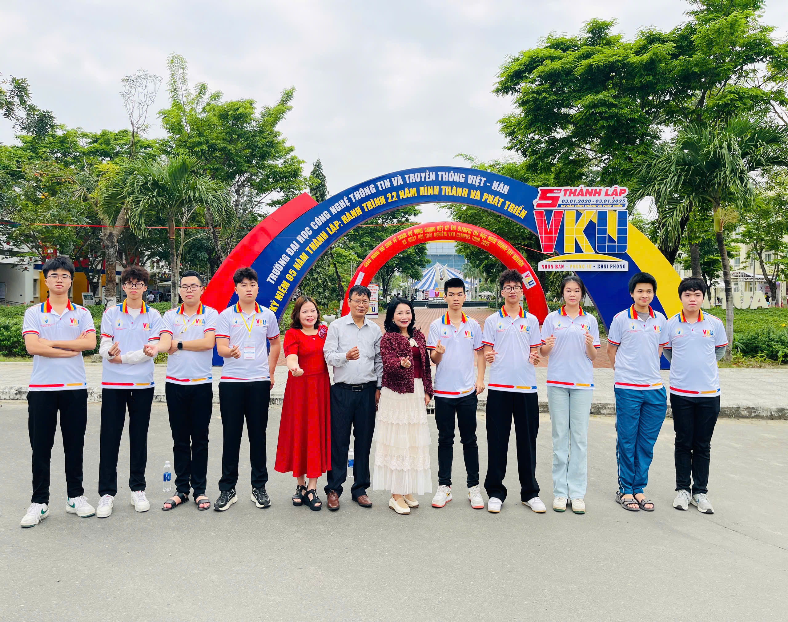 Đội tuyển Tin học trường THPT chuyên Nguyễn Trãi đạt thành tích cao tại Kỳ thi Olympic Tin học Miền Trung Tây Nguyên lần thứ VI- năm 2025.